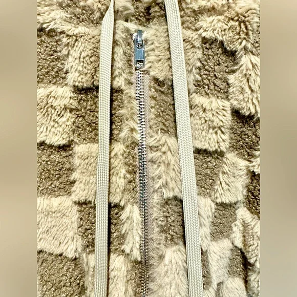 NWT BiBi Cozy Mocha Checkered Sherpa Hooded Jacket - Picture 7 of 16